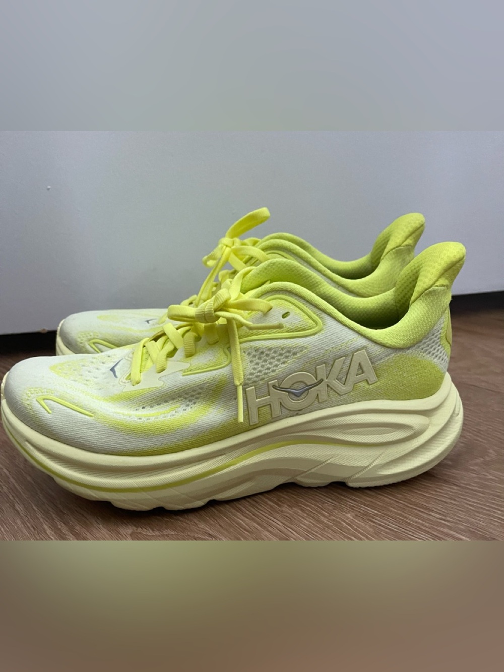 Hoka Clifton 10 Sneakers